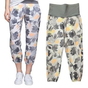 Lululemon Om Pant Mini Art Pop White Multi Slate 8 W5932S Coral grey
